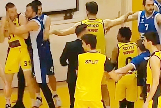 Tučnjava košarkaša Splita i Zadra završila utakmicom &quot;četiri na četiri&quot;