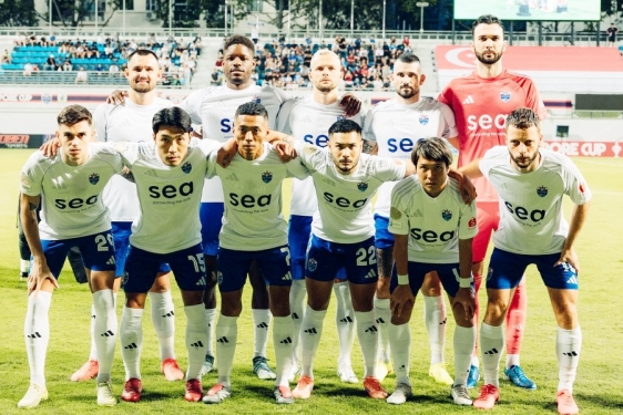 Lion City Sailorsi snimljeni prije početka finala