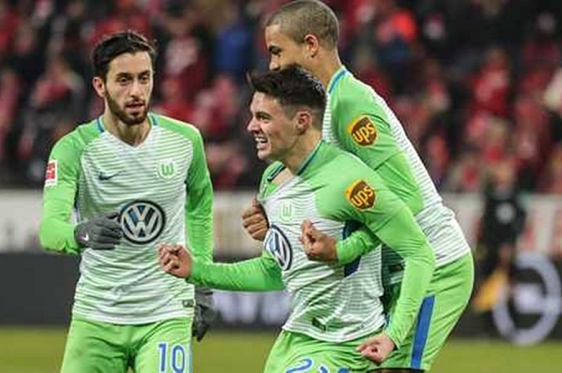 Josip Brekalo slavi prvi pogodak za Wolfsburg