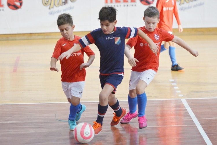 Dvoransko prvenstvo: Pogledajte fotogaleriju dječjih utakmica  odigranih u subotu