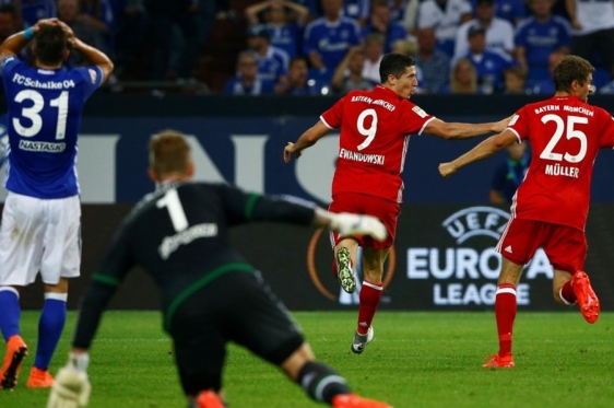 Lewandowski i Müller slave pogodak