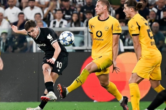 Igor Tudor i Niko Kovač priuštili gledateljima rijetko viđenu utakmicu bez pobjednika, Juventus i Borussia Dortmund u drugom poluvremenu postignuli osam pogodaka
