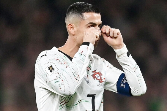 Cristiano Ronaldo dobio crveni karton, pogledajte zbog čega je dobio salve zvižduka