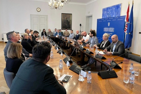 Marin Miletić organizirao Okrugli stol, Dorotea Pešić Bukovac, Vice Sep, Eugen Tončinić i Siniša Kuharić sudionici