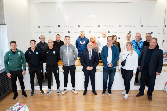 Gradonačelnik Novalje Ivan Dabo upriličio prijam za sudionike Olea kupa