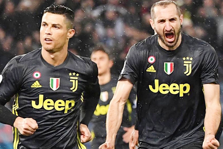 Ronaldo i Chiellini