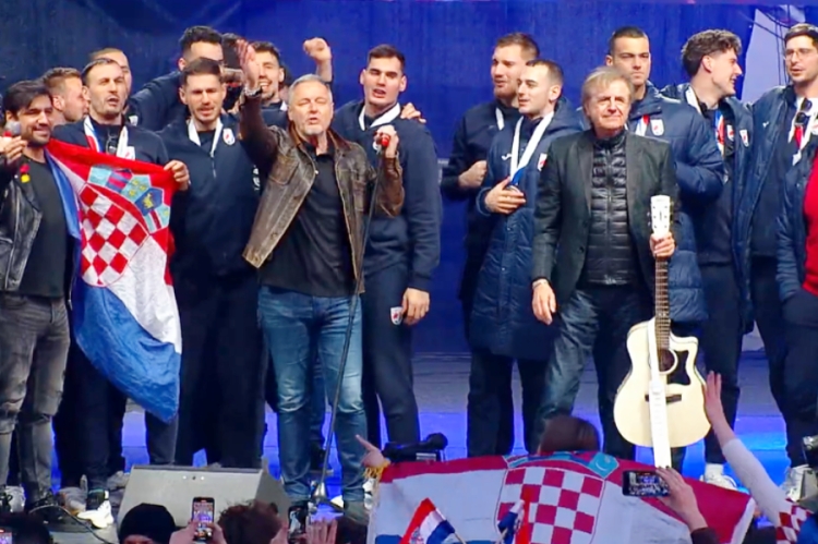 Pogledajte kako je HRS popratio doček na Trgu bana Josipa Jelačića