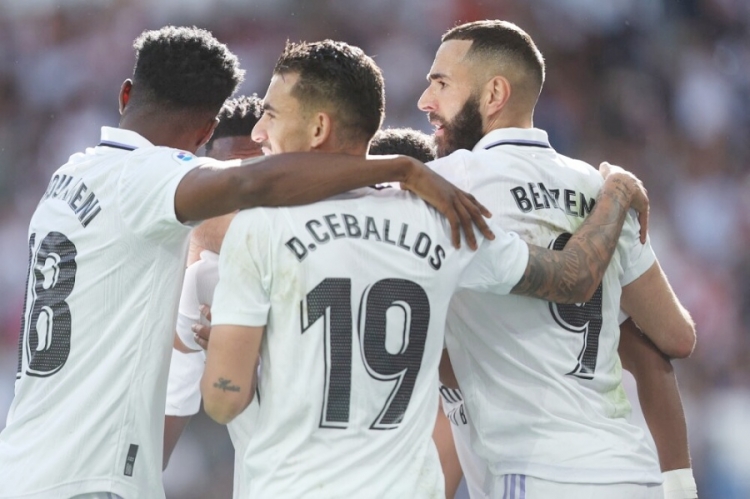 LaLiga: Karim Benzema ostvario hat-trick u prvom poluvremenu, Barca rutinski