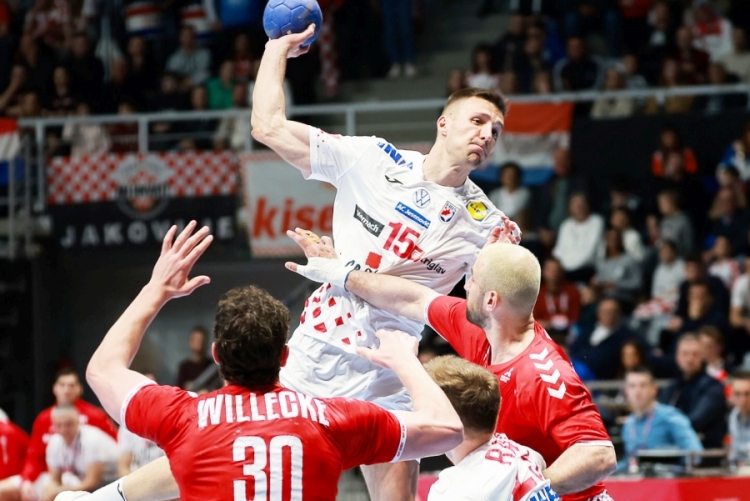 Hrvatska rukometna reprezentacija pobijedila Švicarsku u Zadru,   za dva dana isti protivnici igraju utakmicu u Osijeku