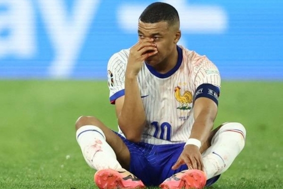 Kylian Mbappé završio u bolnici u Düsseldorfu, imate li ideju za masku?