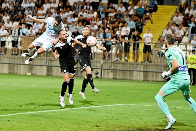 Rijeka do kraja prvoga dijela sezone igra 10 utakmica u HNL-u i 6 utakmica u Konferencijskoj ligi