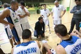 Branimir Pavić s košarkašima Kastva