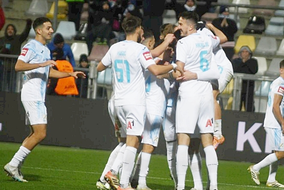 Nogometaši Rijeke oprostili se od navijača pobjedom protiv Gorice, Ante Matej Jurić pogotkom u nastavku odlučio pobjednika zadnje utakmice ove godine