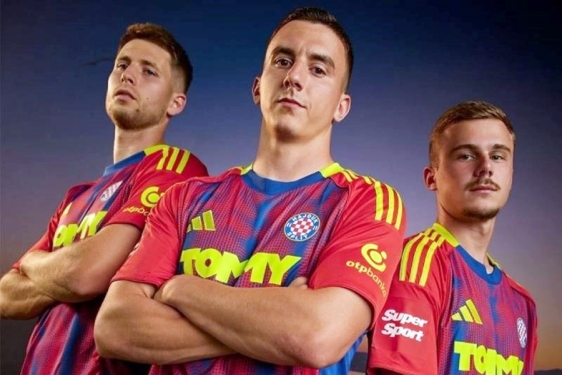 Hajduk u stinim jutarnjim satima na Ultri predstavio novi gostujući dres