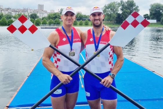 Martin i Valent Sinković pobijedili u dvojcu na pariće na Svjetskom veslačkom kupu