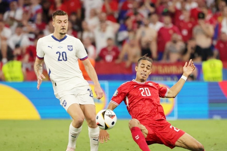 Sergej Milinković-Savić i Yussuf Poulsen