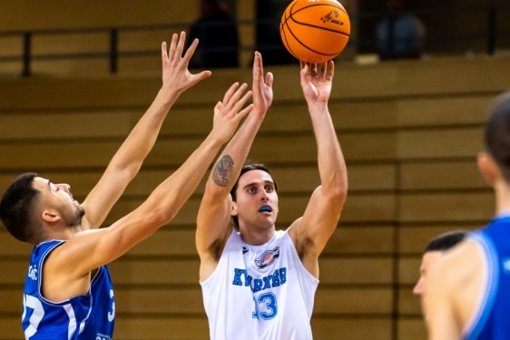 Košarkaši Kvarnera ostvarili protiv Samobora četvrtu uzastopnu pobjedu, Filip Vujičić tri sekunde prije kraja pogodio tricu za novo slavlje