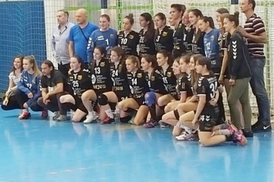 Rukometašice Murvica i nogometaši Rijeke razigravaju za nacionalne trofeje u elitnim sportovima