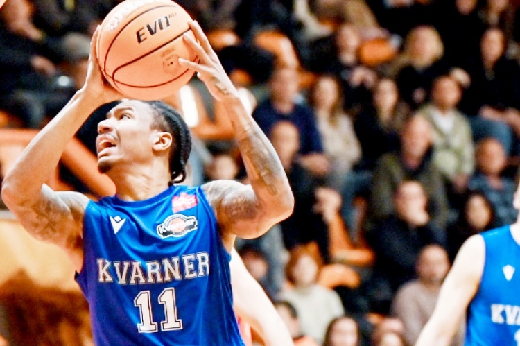 Košarkaši Kvarnera doživjeli poraz u Sinju, Alkar nakon pet uzastopnih poraza pobjedom zakomplicirao borbu za plasman u play-off