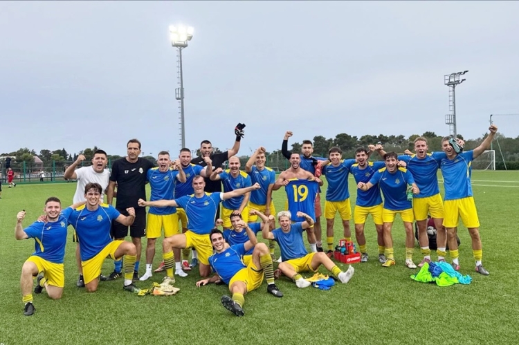 Nogometaši Borca nakon pobjede u Umagu