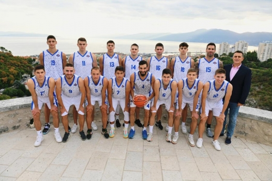 Košarkaši Kvarnera 2010 s trenerom Goranom Šućurovićem