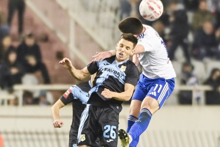 Rijeka doživjela poraz od Hajduka na Poljudu, Marko Livaja strijelac jedinog pogotka u neobičnom Jadranskom derbiju kojega su obilježila tri crvena kartona