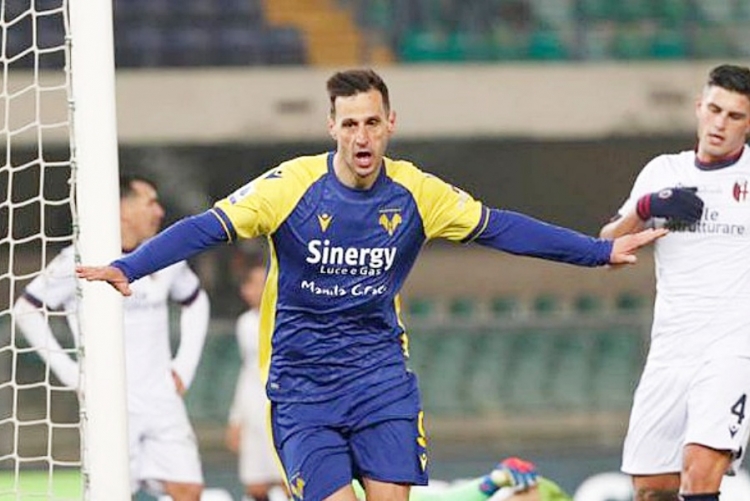 Nikola Kalinić (Verona)