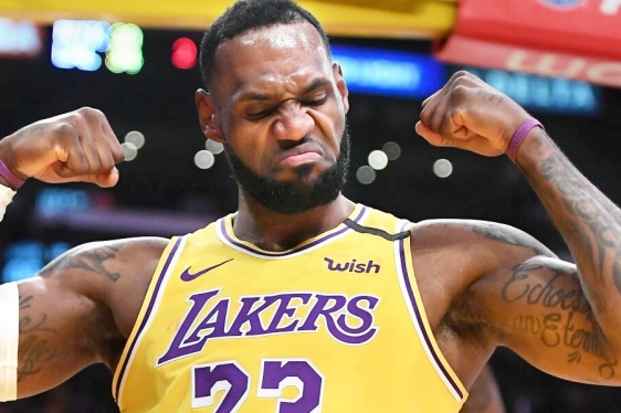 Navijač Lakersa povukao bizarnu tužba protiv LeBrona Jamesa