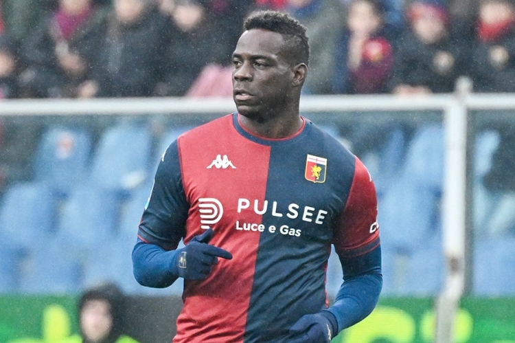 Mario Balotelli objavio poruku na društvenim mrežama nakon što je ostao u Genoi