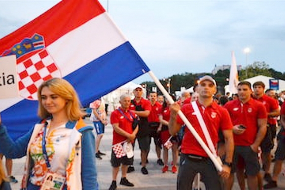 Damir Plantić nosio hrvatskui zastavu u Minsku