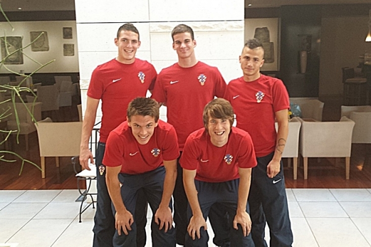 Gore slijeva bivši U-21 reprezentativci, Niko Datković, Simon Sluga, Mato Miloš, dolje: Antonini Čulina i Ivan Močinić