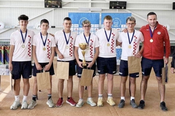 Hrvatska U-18 boćarska reprezentacija pobjednik međunarodnog turnira, Alen Šipek proglašen najboljim igračem