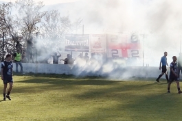 Pomoćni sudac tražio prekid na Oštru, predstavnik Pomorca udario igrača, topovski udari u Crikvenici