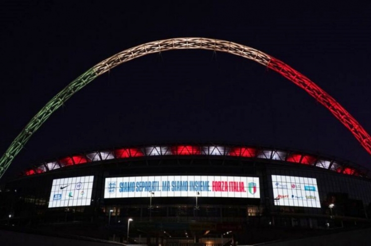 Englezi ganuli Talijane, stadion Wembley zasvijetlio u bojama talijanske zastave