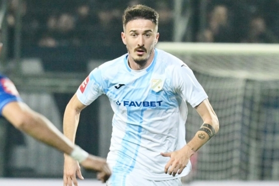 Uoči utakmice Rijeke i Dinama u medijima osvanula spekulacija da će Stjepan Radeljić karijeru nastaviti u dresu novog prvaka