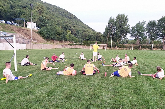 Novi trener Neven Grbac i njegov pomoćnik Đemo Iljazi odradili prvi trening u Bakru