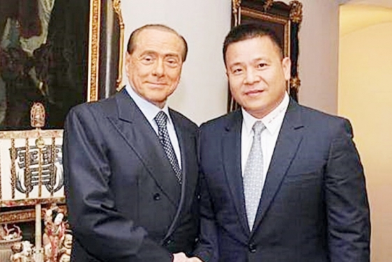 Silvio Berlusconi i Yonghong Li