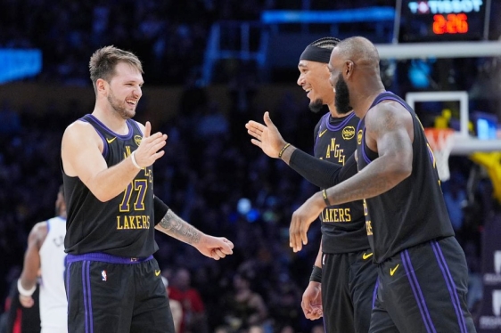Luka Dončić  predvodio Lakerse iako se LeBron James vratio