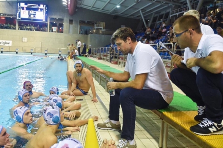 Igor Hinić i igrači Primorja pred zadnjim izazovom sezone