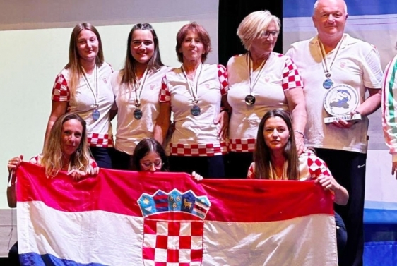Hrvatska ženska seniorska reprezentacija