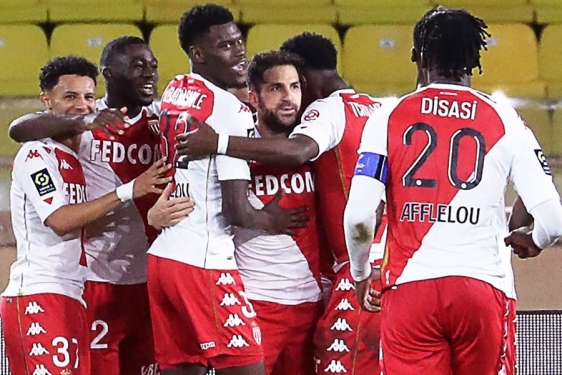Nogometaši Monaca slave pobjednički pogodak Cesca Fabregasa