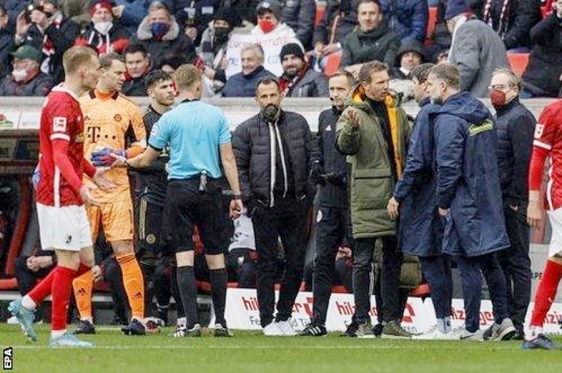 DFB  donio odluku nakon što se  Freiburg žalio da je Bayern igrao s 12 igrača