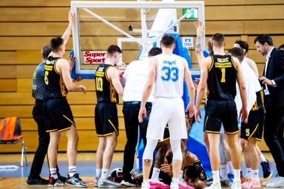 Direktor Rijekasporta najavio tužbu protiv KK-a Split zbog pada konstrukcije s košem u dvorani na Zametu